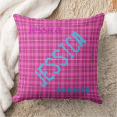 HAMbWGバニティーピロー – 名前を追加 – Pink Plaid クッション (ブランケット)
