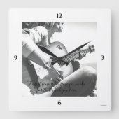HAMbWGメスギタリストテーマウォールクロック スクエア壁時計 (正面)