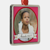 HAMbWG – ピンクと赤とバ縁どナー付き メタルオーナメント (右)