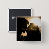 HAMbWG – ボタン – カップルキスをする 缶バッジ (正面&裏面)