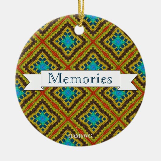 HAMbyWG – オリーブ、ラスト、ブルーマクラメ セラミックオーナメント (正面)