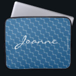 HAMbyWG – 任意の色の円パターン ラップトップスリーブ<br><div class="desc">HAMbyWhiteGlove - Circle Pattern with any color背景お名前の有無を問わず、パーソナライズされたオプションを選択するカスタマイズか、HAMbWGのサポートを受けるために203-302-0337にお電話ください。暖かい青の背景を示す。</div>