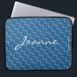 HAMbyWG – 任意の色の円パターン ラップトップスリーブ<br><div class="desc">HAMbyWhiteGlove - Circle Pattern with any color背景お名前の有無を問わず、パーソナライズされたオプションを選択するカスタマイズか、HAMbWGのサポートを受けるために203-302-0337にお電話ください。暖かい青の背景を示す。</div>