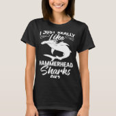 Hammerhead Shark Head Tooth Tシャツ (正面)