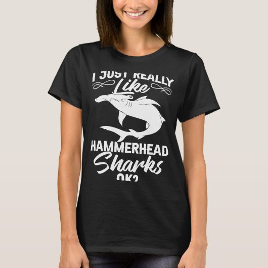 Hammerhead Shark Head Tooth Tシャツ (正面)