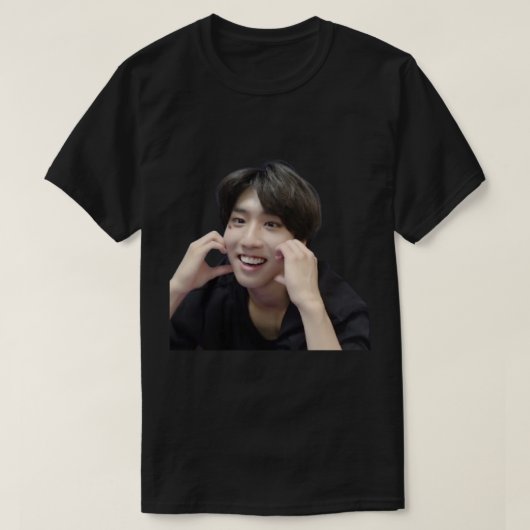 Han Jisung Cute Heart Cheeks Sticker.png Tシャツ (デザイン正面)