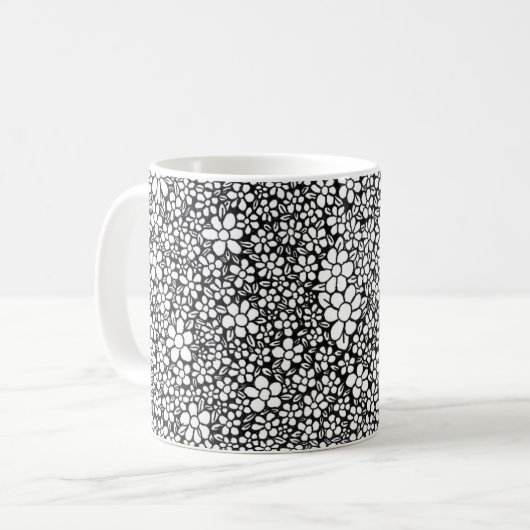 Hand Drawn Black and White Flower Pattern コーヒーマグカップ (正面左)