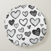Hand Drawn Black and White Hearts Pattern  ラウンドクッション (裏面)