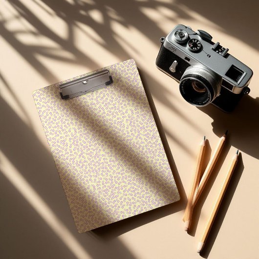 Hand drawn ditsy Lavender Daisies – Mini Floral クリップボード