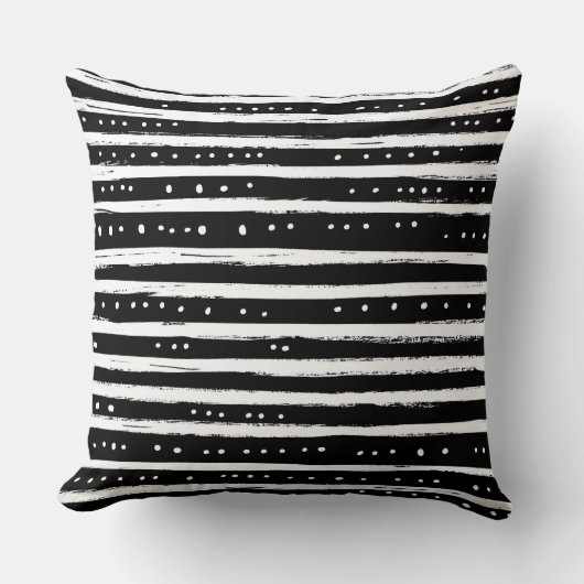 Hand-Drawn Dry Brush Stripe in Black and White クッション (正面)