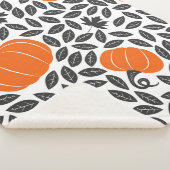 Hand drawn seamless pattern with pumpkins and leav シェルパブランケット (3/4)