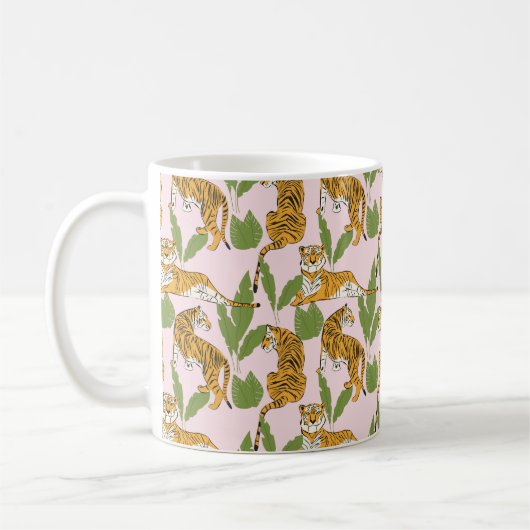 Hand drawn tiger seamless pattern, big cats in dif コーヒーマグカップ (左)