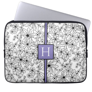 Hand Drawn White Floral Pattern Purple Monogram ラップトップスリーブ