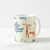 Hand drawn winter seamless pattern with deer and p コーヒーマグカップ (正面右)