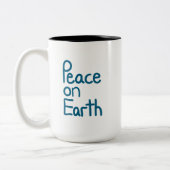 Hand-lettered Peace on Earth Wishes ツートーンマグカップ (左)