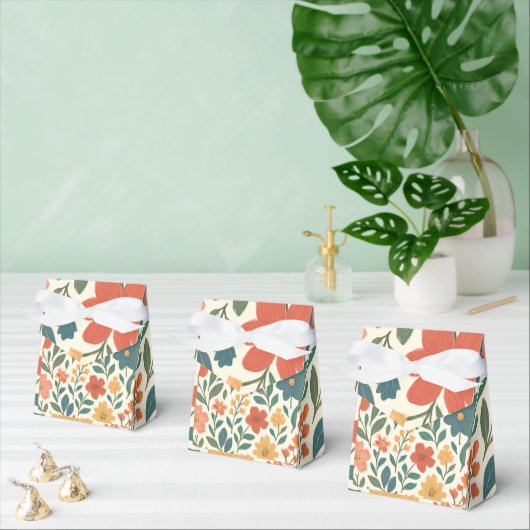 Hand-Painted Floral Pattern – Colorful Botanical  フェイバーボックス (複数)