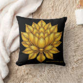 Handcrafted Gilded Lotus Flower Pichwai Style  クッション (ブランケット)