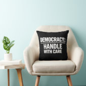 Handle Democracy With Care クッション (椅子)