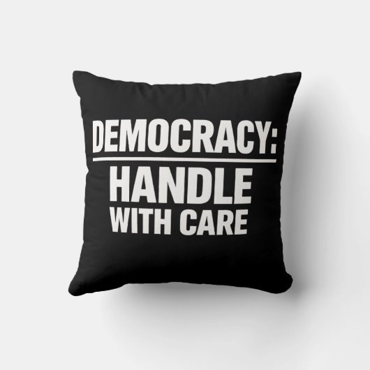 Handle Democracy With Care クッション (裏面)