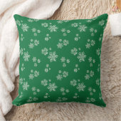 Handmade Snowflake Flurries - Bright Green & White クッション (ブランケット)