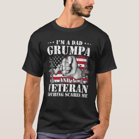 Hands Flag I m A Dad Grumpa And A Veteran Nothing Tシャツ (正面)