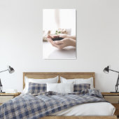 Hands Holding Seedling Growth Hope キャンバスプリント (インサイチュ (寝室))