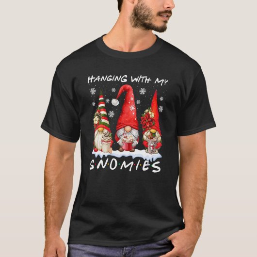 Hanging With My Gnomies Christmas Gnome Xmas Men Tシャツ (正面)