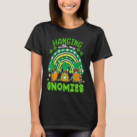 Hanging With My Gnomies Green Plaid Gnomes St Patr Tシャツ (正面)