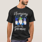Hanging With My Gnomies Puzzle Autism Awareness Ou Tシャツ (正面)