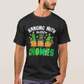 Hanging With My Gnomies Shamrock St Patrick's Day Tシャツ (正面)
