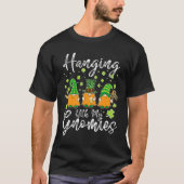 Hanging With My Gnomies Shamrock St Patrick's Day  Tシャツ (正面)