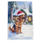 Hanoverian Scenthound Snowy Forest Cabin Santa Hat ミディアムペーパーバッグ (正面)