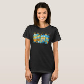 Hanukkah Coffee Cups Jewish Latte Dreidel Menorah Tシャツ (正面フル)