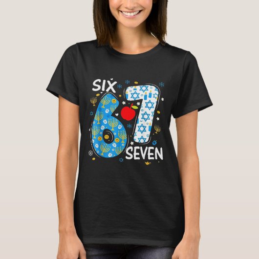 Hanukkah Menorah Dreidel 67 Festive Chanukah Six S Tシャツ (正面)