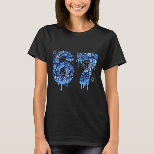 Hanukkah Six Seven 67 Meme Funny Dreidel Menorah S Tシャツ (正面)