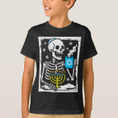 Hanukkah Skeleton Coffee Dreidel Jewish Menorah Ch Tシャツ (正面)