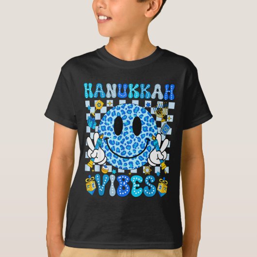 Hanukkah Vibes Groovy Smile Face Jewish Holiday Ch Tシャツ (正面)