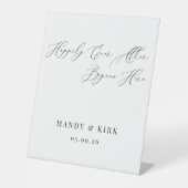 Happily Ever After Begins Here Wedding Backdrop 台座サイン (正面)