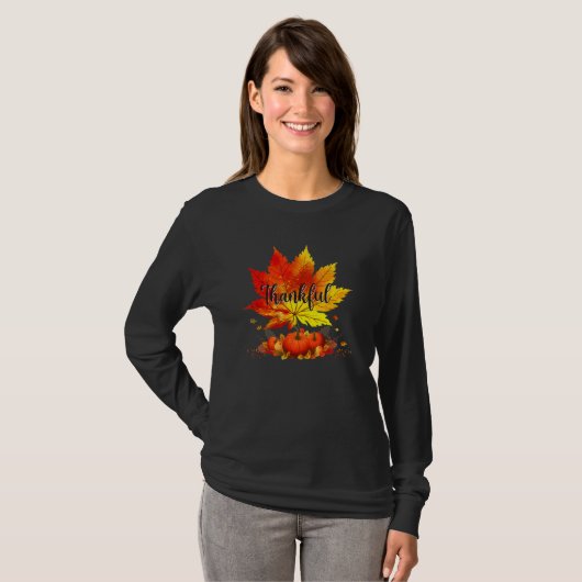 Happpy Thanksgiving Day Autumn Fall Maple Leaves T Tシャツ (正面フル)