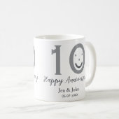 Happy 10th anniversary name date gray bold emoji コーヒーマグカップ (正面右)