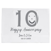 Happy 10th anniversary name date gray bold emoji ラージペーパーバッグ (裏面)
