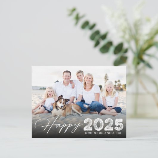 Happy 2025タイポグラフィミニマル新年の写真 シーズンポストカード (スタンド正面)