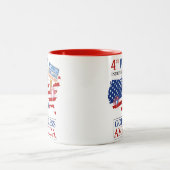 Happy 4th of 7月の独立記念日アメリカパーティー ツートーンマグカップ (中央)