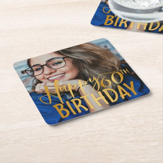 Happy 60誕生日スクリプトパーソナライズされた写真 スクエアペーパーコースター (アングル)