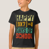 Happy 67 Days Of School Math Teacher Students Six  Tシャツ (正面)