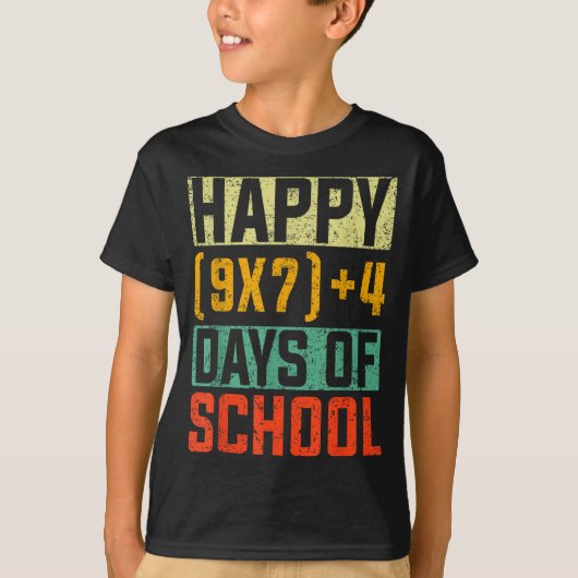 Happy 67 Days Of School Math Teacher Students Six  Tシャツ (正面)