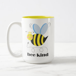 Happy bee princess with crown and shagon Bee Kind ツートーンマグカップ