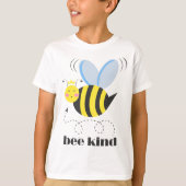 Happy bee princess with crown and shagon Bee Kind Tシャツ (正面)