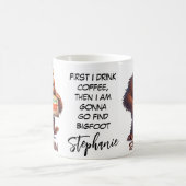 Happy Bigfoot Sasquatch Search Team コーヒーマグカップ (中央)