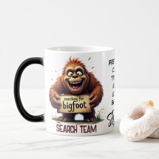 Happy Bigfoot Sasquatch Search Team モーフィングマグカップ (ドーナツ)